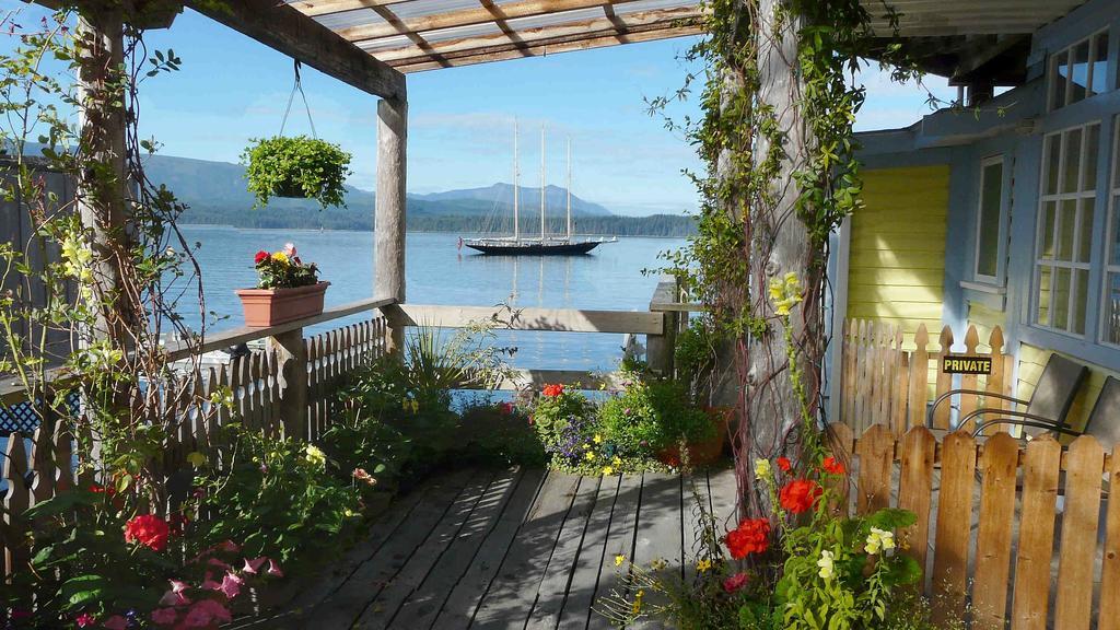 Seine Boat Inn Alert Bay Chambre photo